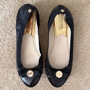 Michael Kors Dixie Leather Flat size 7